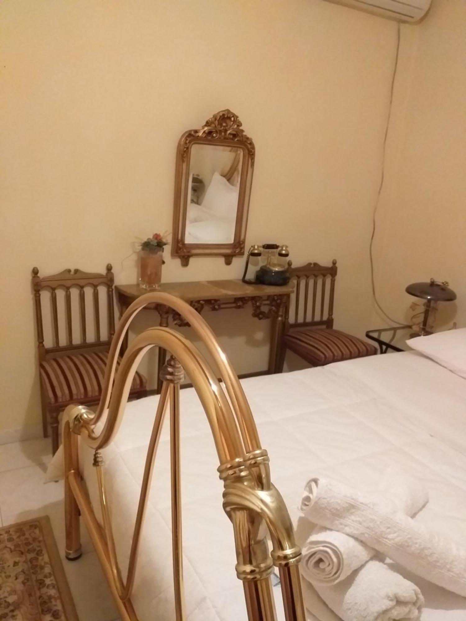 Roulas Cozy Apartments アルテミダ 部屋 写真